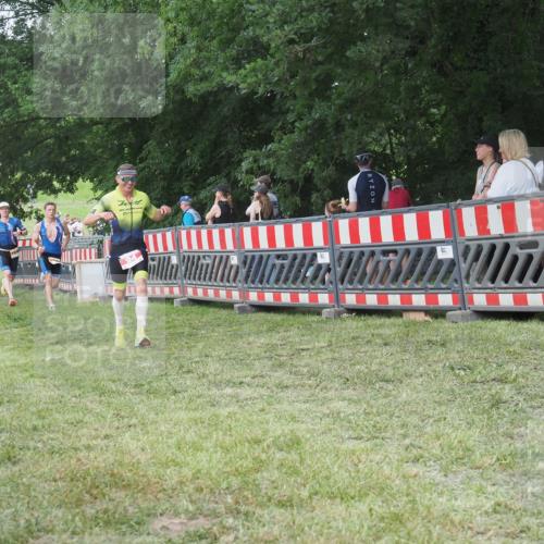 21.06.2025 - 27. Vierlanden-Triathlon KatJ http://msf.ph/oto/8006769 15.06.2025 13:00:27 Ziel 94, 1044, 1046, 1047, 1048 meine-sportfotos.de