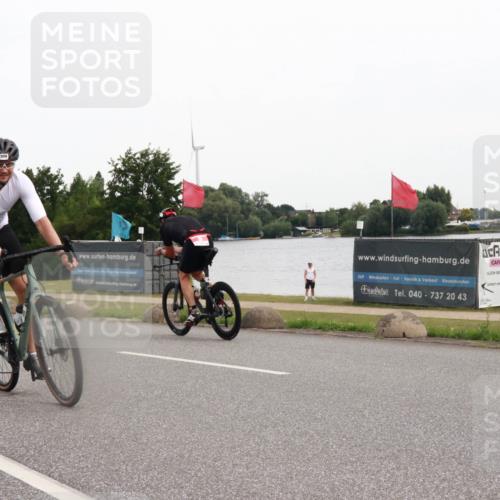 15.06.2025 - 27. Vierlanden-Triathlon H.Heesch http://msf.ph/oto/8006777 15.06.2025 10:40:37 Radfahren 9, 228, 304, 309, 341 meine-sportfotos.de