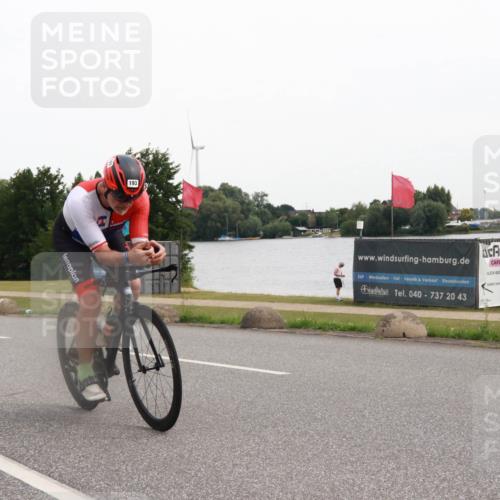 15.06.2025 - 27. Vierlanden-Triathlon H.Heesch http://msf.ph/oto/8006827 15.06.2025 10:40:50 Radfahren 193, 556 meine-sportfotos.de