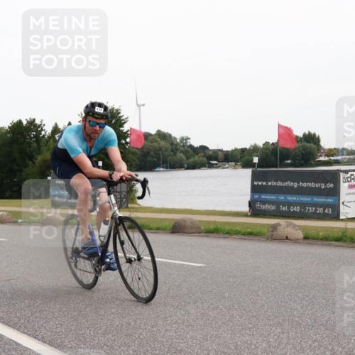 15.06.2025 - 27. Vierlanden-Triathlon H.Heesch http://msf.ph/oto/8006889 15.06.2025 10:41:06 Radfahren 116, 289, 432, 1398 meine-sportfotos.de