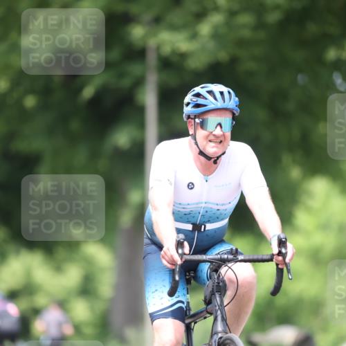 15.06.2025 - 7 Türme Triathlon Yannick Fuchs http://msf.ph/oto/8006913 15.06.2025 13:20:51 Radfahren 374, 387 meine-sportfotos.de