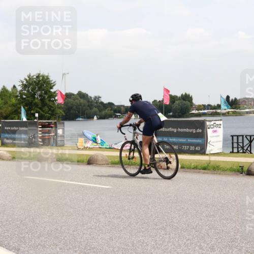 21.06.2025 - 27. Vierlanden-Triathlon H.Heesch http://msf.ph/oto/8006917 15.06.2025 12:06:59 Radfahren 718, 719, 825, 879, 950, 959 meine-sportfotos.de
