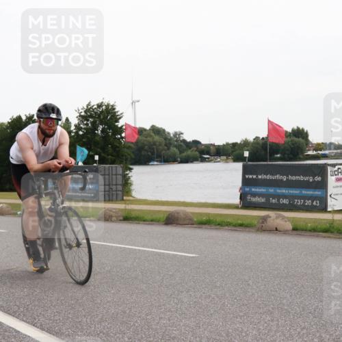 15.06.2025 - 27. Vierlanden-Triathlon H.Heesch http://msf.ph/oto/8006925 15.06.2025 10:41:07 Radfahren 275, 289, 432, 1398 meine-sportfotos.de