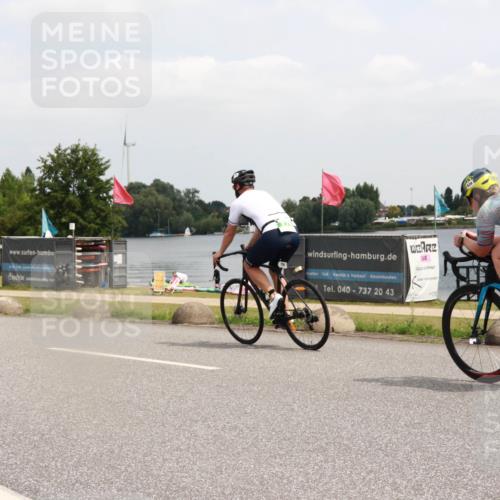 21.06.2025 - 27. Vierlanden-Triathlon H.Heesch http://msf.ph/oto/8006927 15.06.2025 12:07:02 Radfahren 719, 879, 929, 950 meine-sportfotos.de