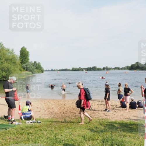 21.06.2025 - 27. Vierlanden-Triathlon MichiJ http://msf.ph/oto/8006966 15.06.2026 10:07:44 Schwimmen 371, 468 meine-sportfotos.de