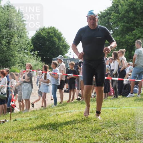 15.06.2025 - 27. Vierlanden-Triathlon KatJ http://msf.ph/oto/8006985 15.06.2025 10:05:55 Schwimmen 372, 392, 410, 435, 442, 450, 458 meine-sportfotos.de