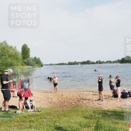 21.06.2025 - 27. Vierlanden-Triathlon MichiJ http://msf.ph/oto/8006994 15.06.2026 10:07:47 Schwimmen 371 meine-sportfotos.de