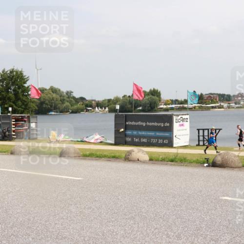 21.06.2025 - 27. Vierlanden-Triathlon H.Heesch http://msf.ph/oto/8007005 15.06.2025 11:59:55 Radfahren 891, 919 meine-sportfotos.de