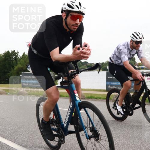 15.06.2025 - 27. Vierlanden-Triathlon H.Heesch http://msf.ph/oto/8007013 15.06.2025 10:41:17 Radfahren 114, 152, 187, 366, 426 meine-sportfotos.de