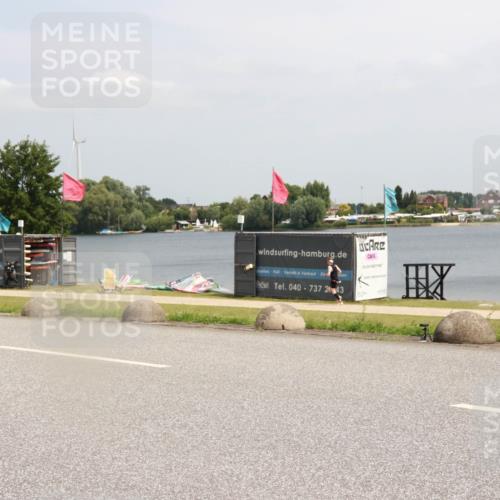 21.06.2025 - 27. Vierlanden-Triathlon H.Heesch http://msf.ph/oto/8007033 15.06.2025 11:59:58 Radfahren 891 meine-sportfotos.de