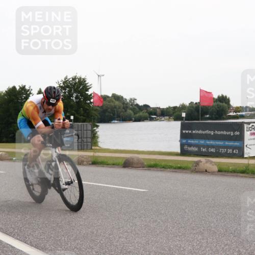 15.06.2025 - 27. Vierlanden-Triathlon H.Heesch http://msf.ph/oto/8007034 15.06.2025 10:41:19 Radfahren 114, 152, 366, 426 meine-sportfotos.de