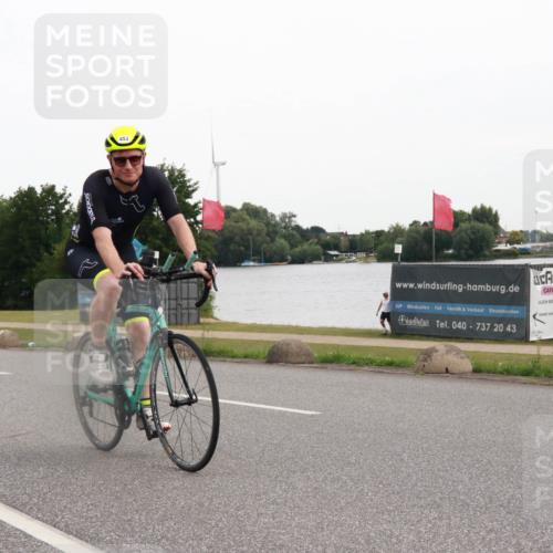 15.06.2025 - 27. Vierlanden-Triathlon H.Heesch http://msf.ph/oto/8007039 15.06.2025 10:41:28 Radfahren 229, 453 meine-sportfotos.de