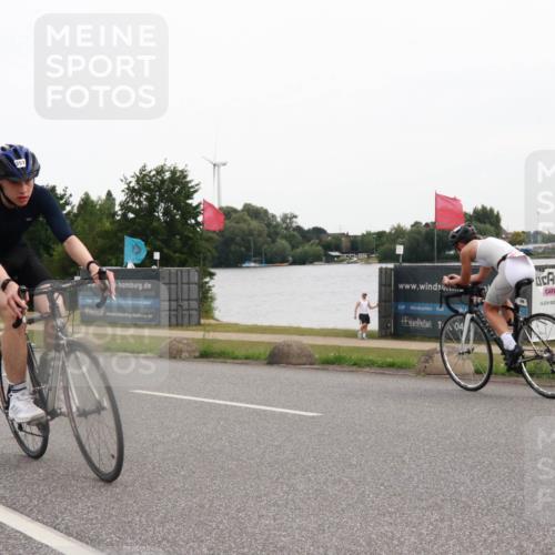 15.06.2025 - 27. Vierlanden-Triathlon H.Heesch http://msf.ph/oto/8007055 15.06.2025 10:41:31 Radfahren 229, 351, 453 meine-sportfotos.de