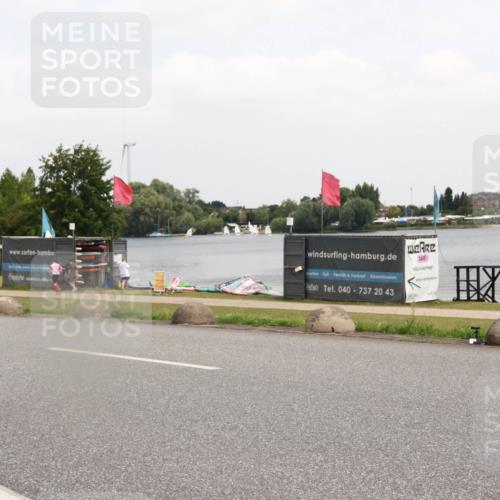 21.06.2025 - 27. Vierlanden-Triathlon H.Heesch http://msf.ph/oto/8007077 15.06.2025 12:07:57 Radfahren 218, 716, 881, 908, 980 meine-sportfotos.de