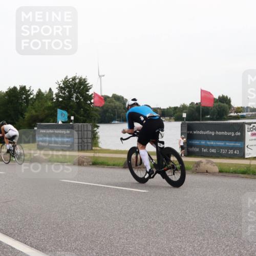 15.06.2025 - 27. Vierlanden-Triathlon H.Heesch http://msf.ph/oto/8007080 15.06.2025 10:41:32 Radfahren 198, 229, 351, 453 meine-sportfotos.de