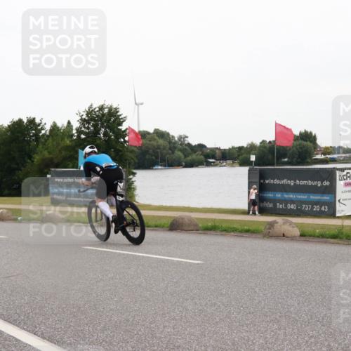 15.06.2025 - 27. Vierlanden-Triathlon H.Heesch http://msf.ph/oto/8007090 15.06.2025 10:41:33 Radfahren 106, 198, 229, 351, 453 meine-sportfotos.de