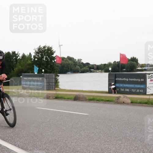 15.06.2025 - 27. Vierlanden-Triathlon H.Heesch http://msf.ph/oto/8007142 15.06.2025 10:41:37 Radfahren 106, 109, 127, 142, 198, 351, 436 meine-sportfotos.de