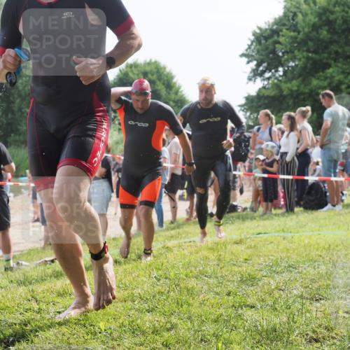 15.06.2025 - 27. Vierlanden-Triathlon KatJ http://msf.ph/oto/8007146 15.06.2025 10:06:02 Schwimmen 362, 372, 410, 435, 458 meine-sportfotos.de