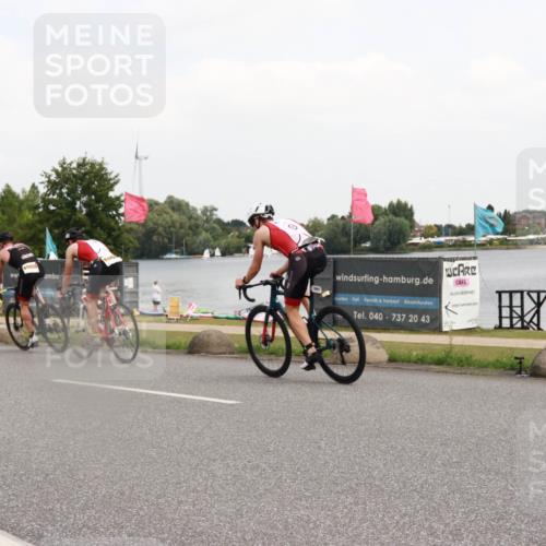 21.06.2025 - 27. Vierlanden-Triathlon H.Heesch http://msf.ph/oto/8007156 15.06.2025 12:08:06 Radfahren 224, 935, 1004, 1006, 1008 meine-sportfotos.de