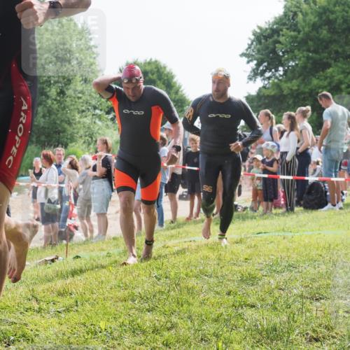 15.06.2025 - 27. Vierlanden-Triathlon KatJ http://msf.ph/oto/8007171 15.06.2025 10:06:02 Schwimmen 362, 372, 410, 435, 458 meine-sportfotos.de