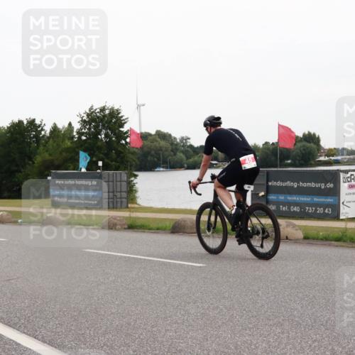 15.06.2025 - 27. Vierlanden-Triathlon H.Heesch http://msf.ph/oto/8007188 15.06.2025 10:41:44 Radfahren 22, 142, 172 meine-sportfotos.de