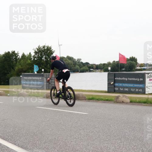 15.06.2025 - 27. Vierlanden-Triathlon H.Heesch http://msf.ph/oto/8007194 15.06.2025 10:41:45 Radfahren 22, 45, 93, 142, 172 meine-sportfotos.de