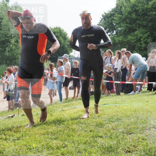 15.06.2025 - 27. Vierlanden-Triathlon KatJ http://msf.ph/oto/8007209 15.06.2025 10:06:03 Schwimmen 362, 372, 410, 435, 458 meine-sportfotos.de