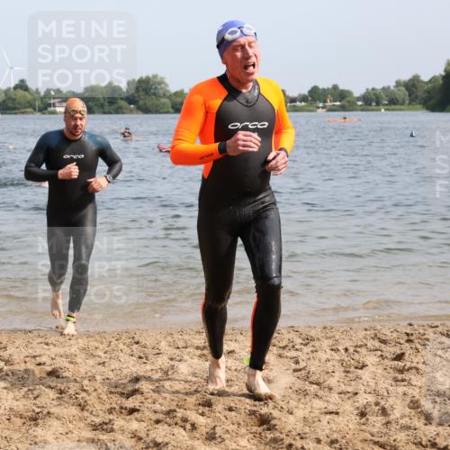 15.06.2025 - 27. Vierlanden-Triathlon Lena Gebhardt http://msf.ph/oto/8007237 15.06.2025 10:05:09 Schwimmen 364, 382, 384, 412, 422 meine-sportfotos.de