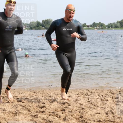 15.06.2025 - 27. Vierlanden-Triathlon Lena Gebhardt http://msf.ph/oto/8007252 15.06.2025 10:05:11 Schwimmen 364, 382, 384, 393, 402, 412, 422 meine-sportfotos.de