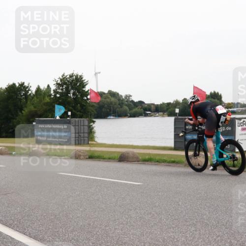 15.06.2025 - 27. Vierlanden-Triathlon H.Heesch http://msf.ph/oto/8007256 15.06.2025 10:41:54 Radfahren 34, 121, 134, 151, 205, 250 meine-sportfotos.de