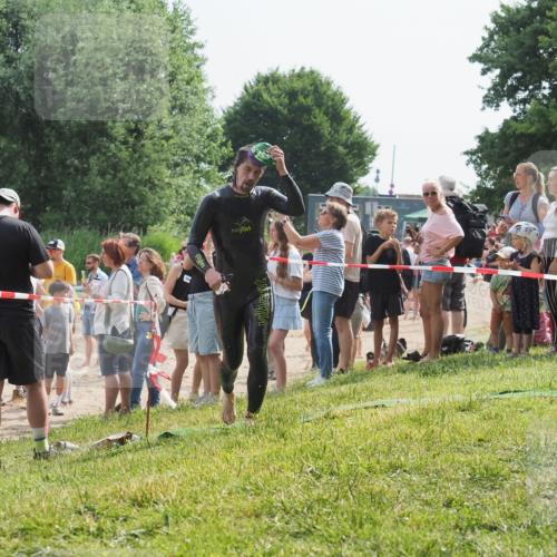 15.06.2025 - 27. Vierlanden-Triathlon KatJ http://msf.ph/oto/8007271 15.06.2025 10:06:08 Schwimmen 362, 369, 372, 381, 410, 448, 458 meine-sportfotos.de