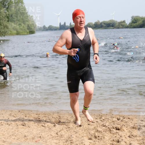 15.06.2025 - 27. Vierlanden-Triathlon Lena Gebhardt http://msf.ph/oto/8007277 15.06.2025 10:05:13 Schwimmen 364, 382, 384, 393, 402, 412, 422 meine-sportfotos.de