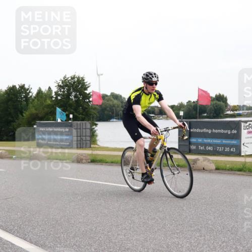 15.06.2025 - 27. Vierlanden-Triathlon H.Heesch http://msf.ph/oto/8007293 15.06.2025 10:41:57 Radfahren 34, 121, 134, 151, 213, 250, 293 meine-sportfotos.de