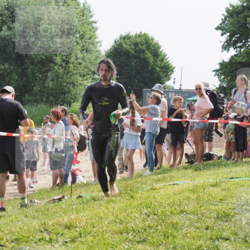 15.06.2025 - 27. Vierlanden-Triathlon KatJ http://msf.ph/oto/8007300 15.06.2025 10:06:09 Schwimmen 362, 369, 372, 381, 410, 418, 448 meine-sportfotos.de