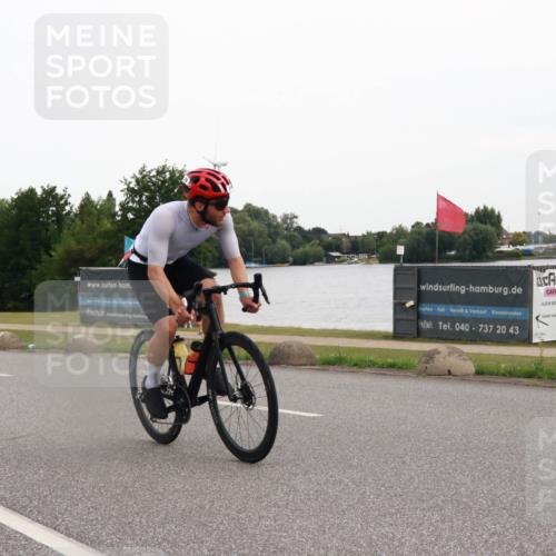 15.06.2025 - 27. Vierlanden-Triathlon H.Heesch http://msf.ph/oto/8007307 15.06.2025 10:42:19 Radfahren 29, 139, 827 meine-sportfotos.de