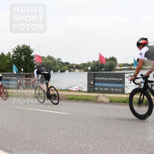 21.06.2025 - 27. Vierlanden-Triathlon H.Heesch http://msf.ph/oto/8007329 15.06.2025 12:08:40 Radfahren 878, 994, 995, 997 meine-sportfotos.de