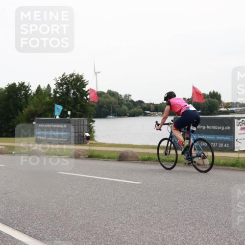 15.06.2025 - 27. Vierlanden-Triathlon H.Heesch http://msf.ph/oto/8007344 15.06.2025 10:42:30 Radfahren 251 meine-sportfotos.de