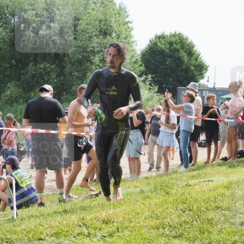 15.06.2025 - 27. Vierlanden-Triathlon KatJ http://msf.ph/oto/8007354 15.06.2025 10:06:09 Schwimmen 362, 369, 372, 381, 410, 418, 448 meine-sportfotos.de
