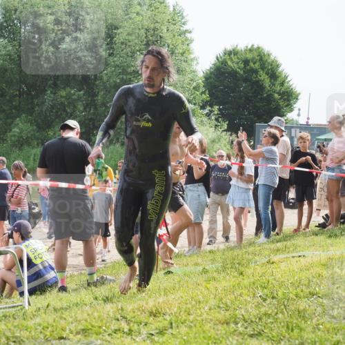 15.06.2025 - 27. Vierlanden-Triathlon KatJ http://msf.ph/oto/8007384 15.06.2025 10:06:10 Schwimmen 362, 369, 381, 410, 418, 448, 455 meine-sportfotos.de