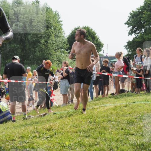 15.06.2025 - 27. Vierlanden-Triathlon KatJ http://msf.ph/oto/8007413 15.06.2025 10:06:11 Schwimmen 362, 369, 370, 381, 410, 418, 448, 455 meine-sportfotos.de