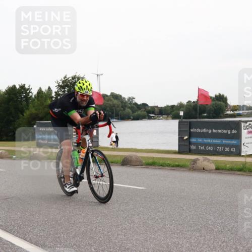 15.06.2025 - 27. Vierlanden-Triathlon H.Heesch http://msf.ph/oto/8007436 15.06.2025 10:43:07 Radfahren 74, 102, 236 meine-sportfotos.de