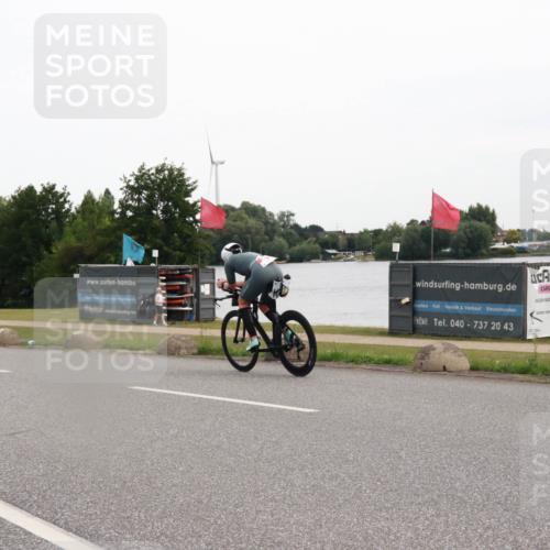 15.06.2025 - 27. Vierlanden-Triathlon H.Heesch http://msf.ph/oto/8007447 15.06.2025 10:43:09 Radfahren 74, 102, 202, 236 meine-sportfotos.de