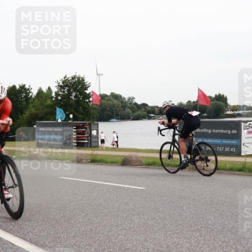 15.06.2025 - 27. Vierlanden-Triathlon H.Heesch http://msf.ph/oto/8007452 15.06.2025 10:43:14 Radfahren 124, 202 meine-sportfotos.de