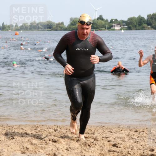 15.06.2025 - 27. Vierlanden-Triathlon Lena Gebhardt http://msf.ph/oto/8007457 15.06.2025 10:05:20 Schwimmen 364, 382, 384, 393, 402, 409, 422, 456 meine-sportfotos.de