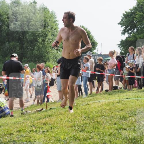 15.06.2025 - 27. Vierlanden-Triathlon KatJ http://msf.ph/oto/8007466 15.06.2025 10:06:12 Schwimmen 362, 369, 370, 381, 418, 448, 455 meine-sportfotos.de