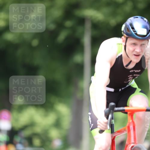 15.06.2025 - 7 Türme Triathlon Yannick Fuchs http://msf.ph/oto/8007468 15.06.2025 13:21:21 Radfahren 671, 817 meine-sportfotos.de