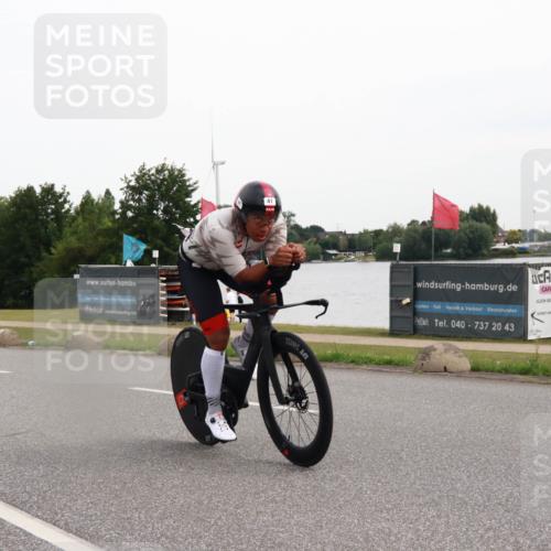 15.06.2025 - 27. Vierlanden-Triathlon H.Heesch http://msf.ph/oto/8007476 15.06.2025 10:43:39 Radfahren 41, 324 meine-sportfotos.de