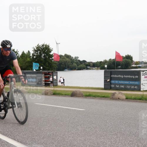 15.06.2025 - 27. Vierlanden-Triathlon H.Heesch http://msf.ph/oto/8007483 15.06.2025 10:43:40 Radfahren 41, 324 meine-sportfotos.de