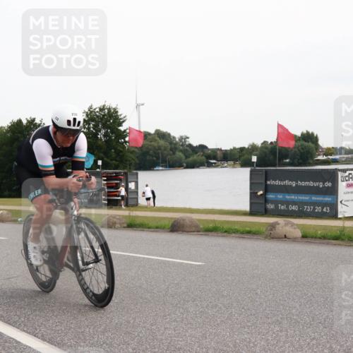 15.06.2025 - 27. Vierlanden-Triathlon H.Heesch http://msf.ph/oto/8007490 15.06.2025 10:43:43 Radfahren 41, 232, 324 meine-sportfotos.de