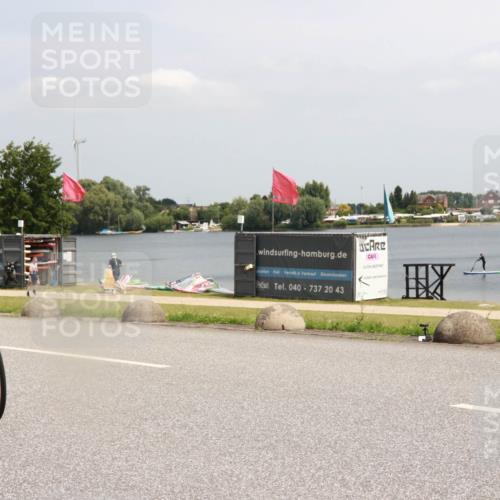 21.06.2025 - 27. Vierlanden-Triathlon H.Heesch http://msf.ph/oto/8007567 15.06.2025 12:00:51 Radfahren 650, 745, 879, 929 meine-sportfotos.de